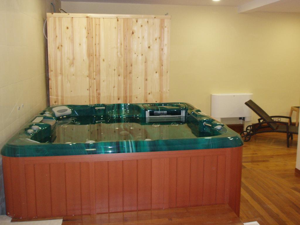 Efplias Hotel Apartments Пирей Экстерьер фото