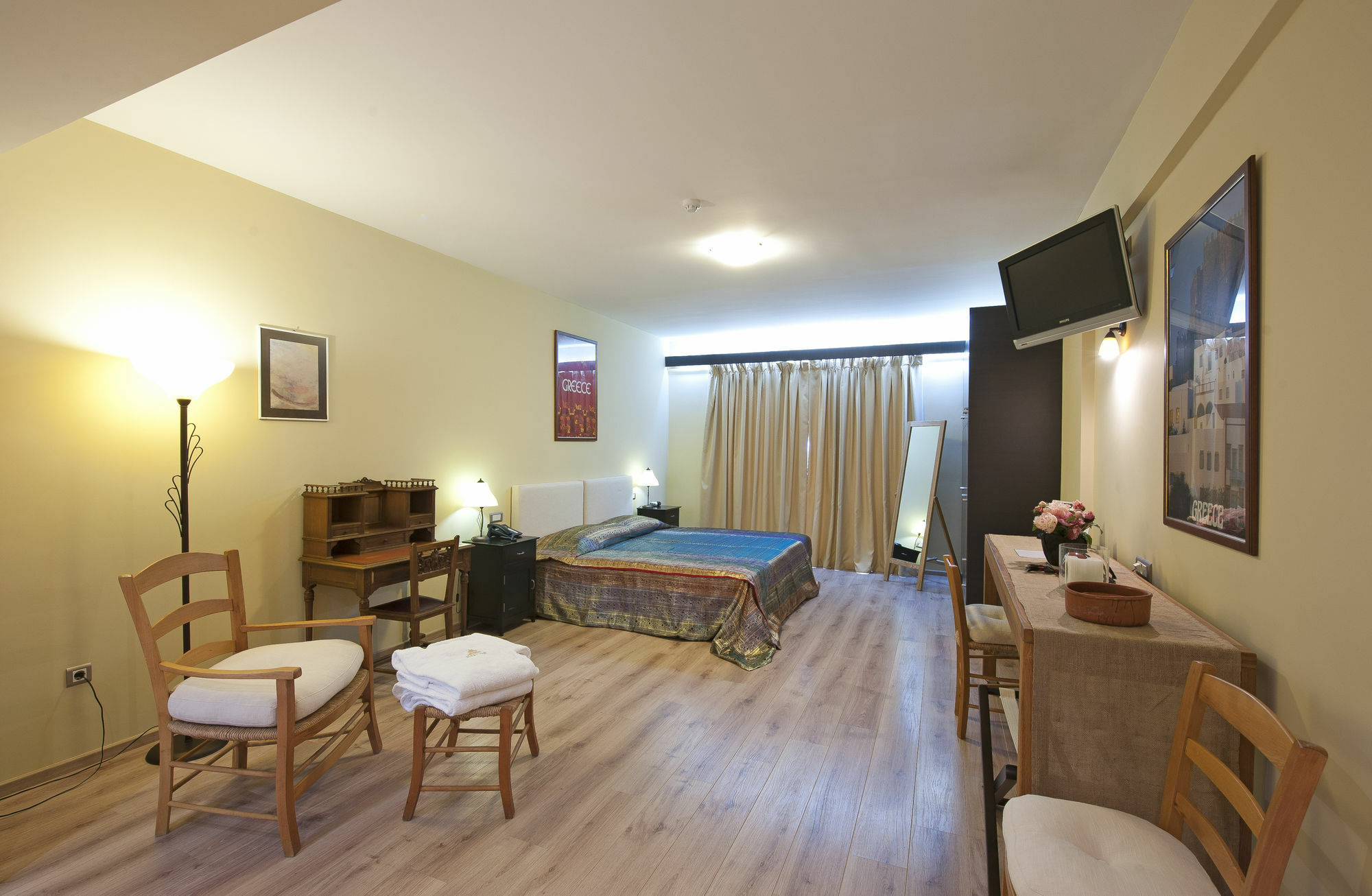 Efplias Hotel Apartments Пирей Экстерьер фото