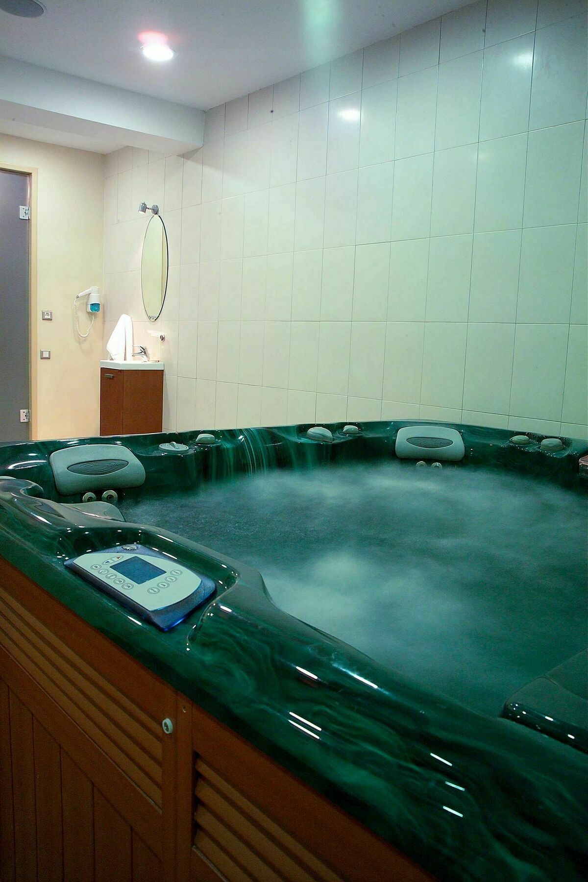 Efplias Hotel Apartments Пирей Экстерьер фото