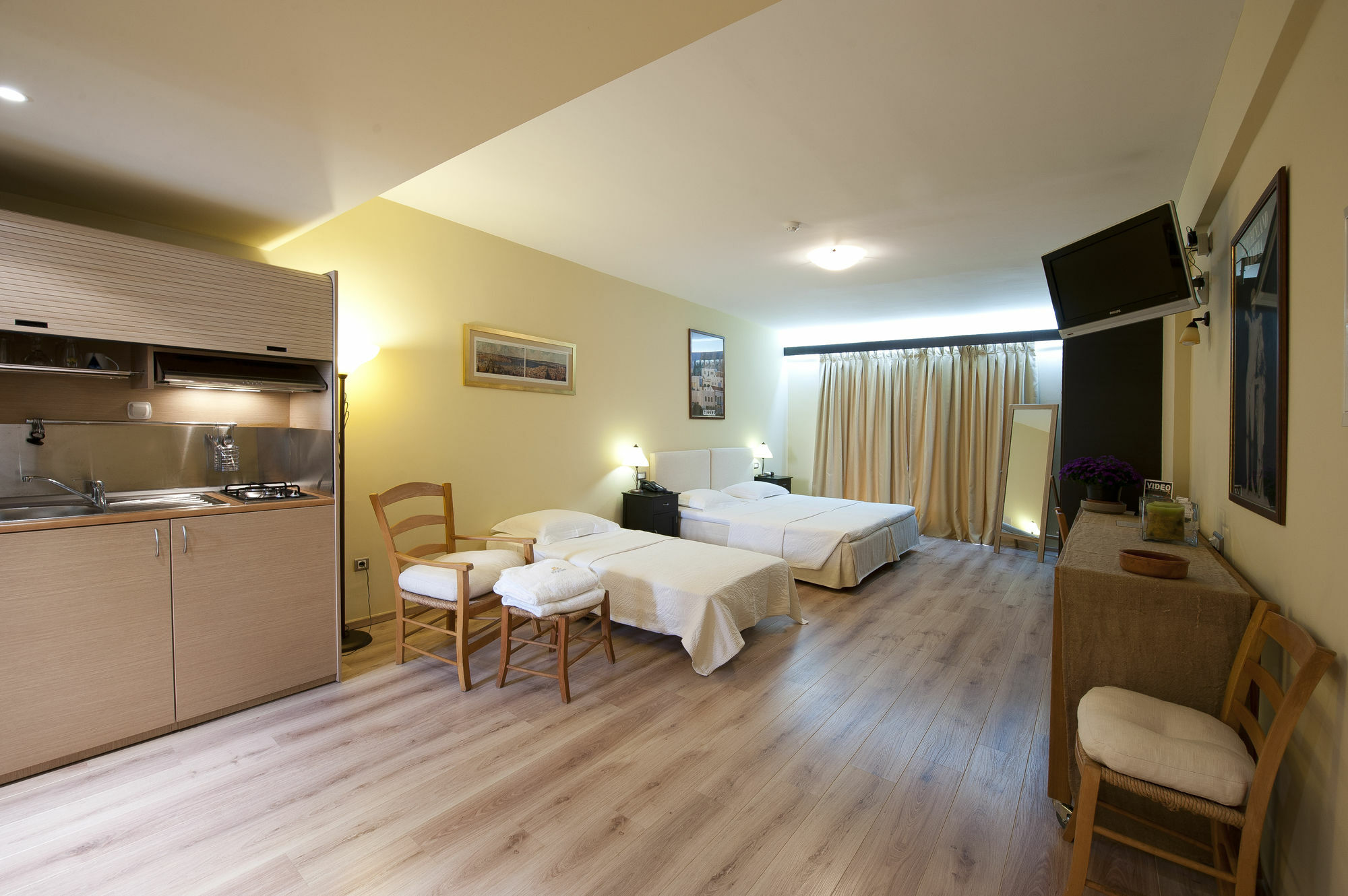 Efplias Hotel Apartments Пирей Экстерьер фото