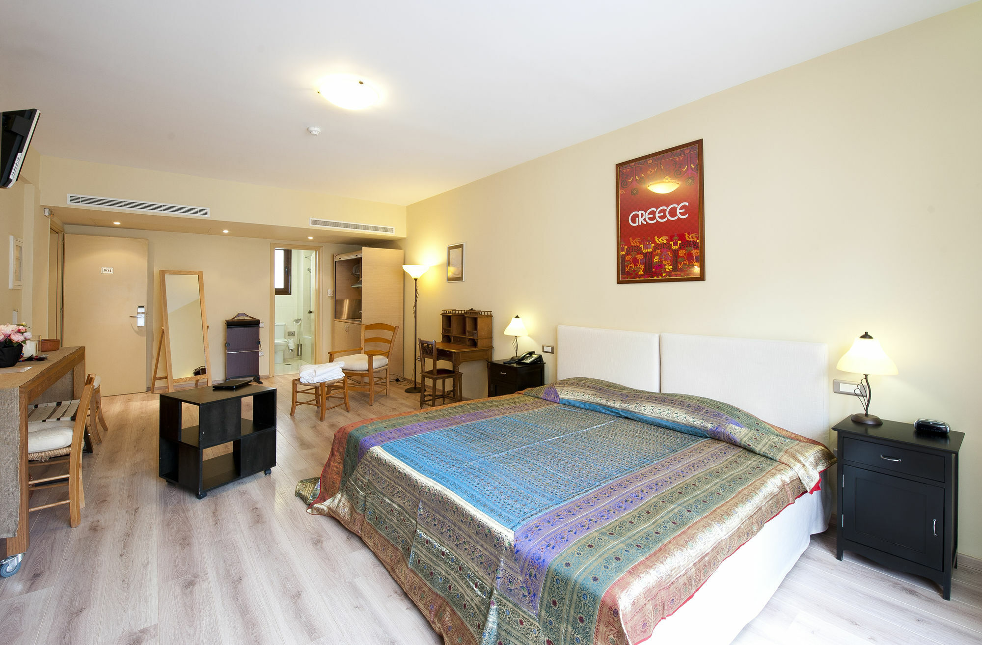 Efplias Hotel Apartments Пирей Экстерьер фото
