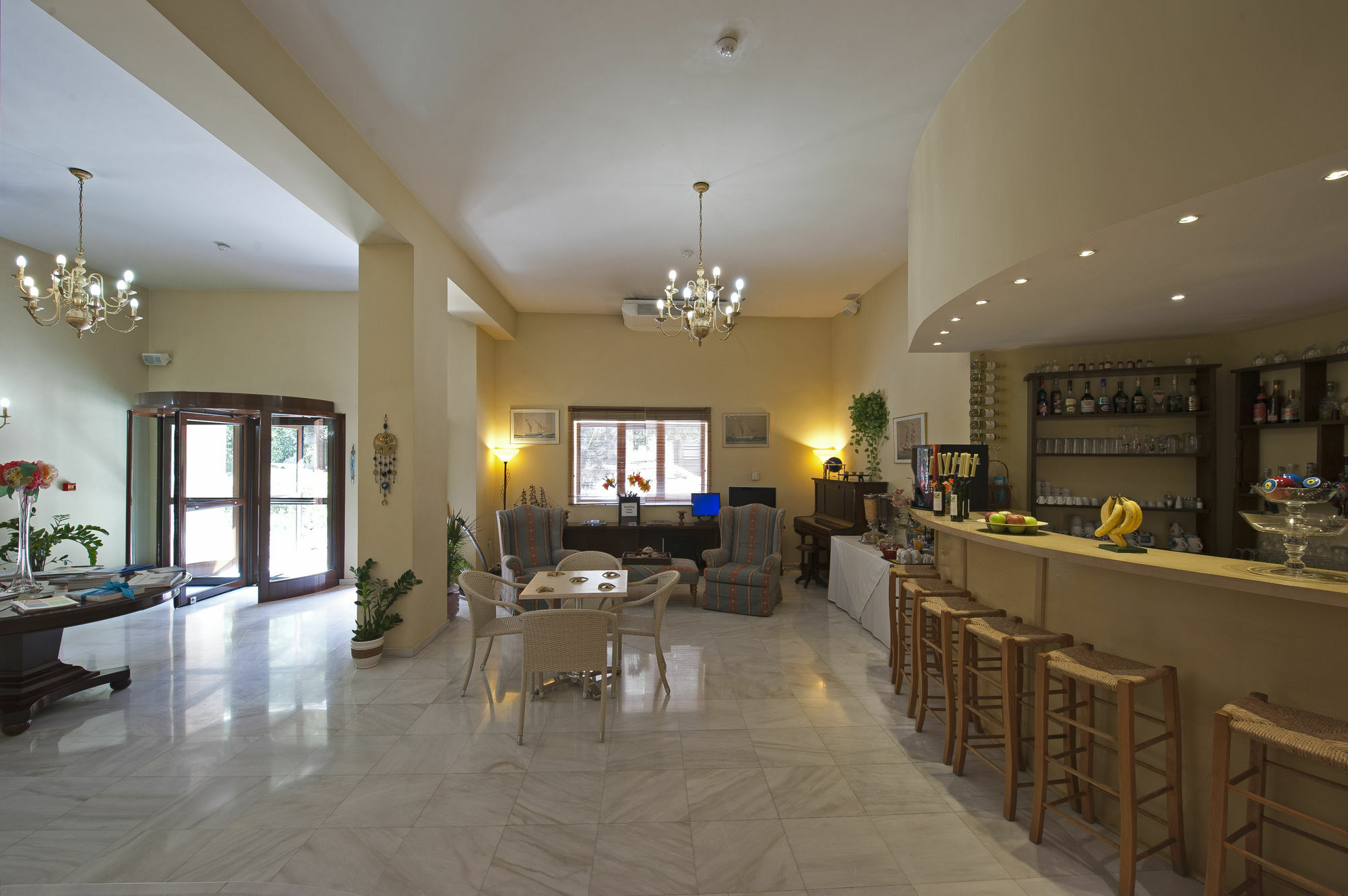 Efplias Hotel Apartments Пирей Экстерьер фото